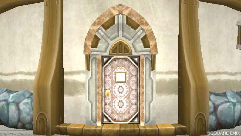 アーチ飾りの扉