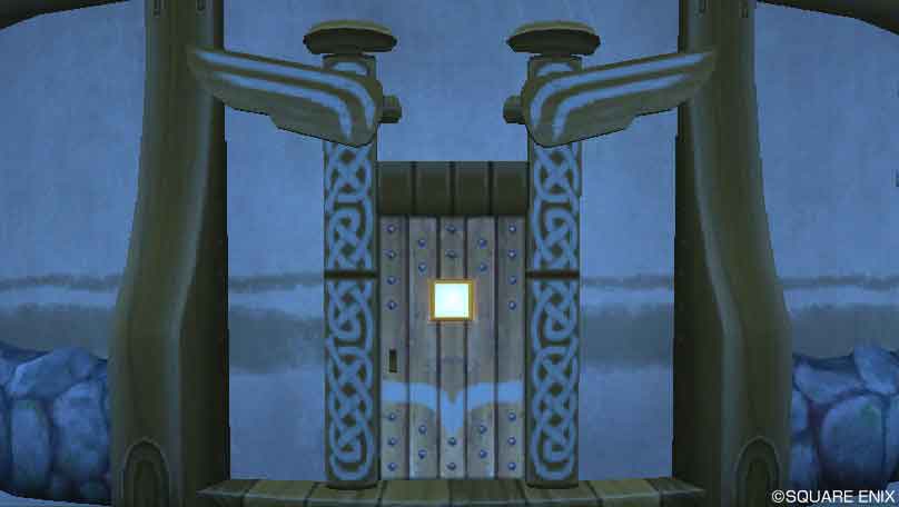 飾り板の扉(夜)